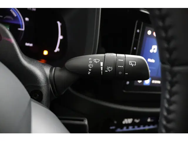 Toyota Aygo X Hybrid 115 play 2025 Hybride Benzine 30