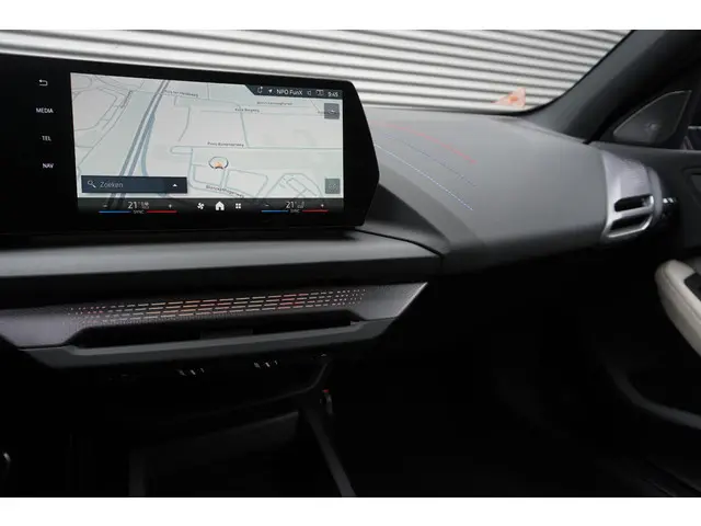 BMW 1 Serie 5-deurs 120 2025 Benzine 11