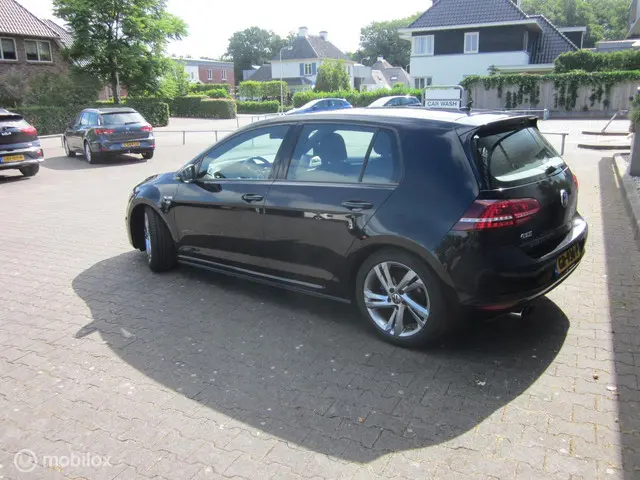 Volkswagen Golf 2