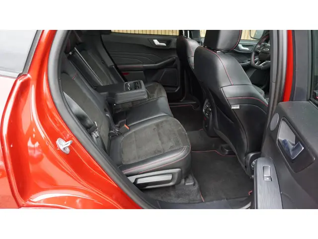 Ford Kuga 2.5 PHEV 224pk ST-line X 2023 Hybride Benzine 29