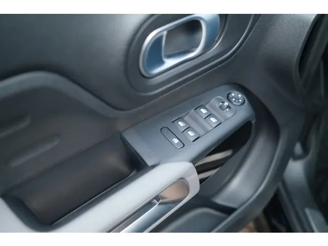 Citroën C5 Aircross PT 130 Feel 2021 Benzine 25