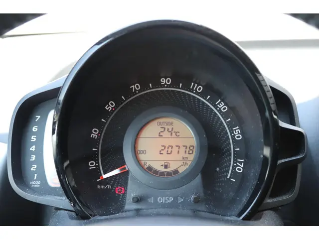 Toyota Aygo 1.0 VVT-i x-joy 2019 Benzine 4
