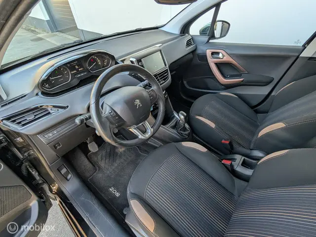 Peugeot 208 1.2 VTi Urban Soul 2013 Benzine 9