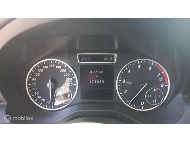 Mercedes-Benz A-Klasse 180 Ambition 4U3 2014 Benzine 16