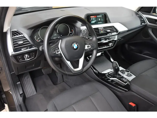 BMW X3 xDrive20i Executive 2018 Benzine 10