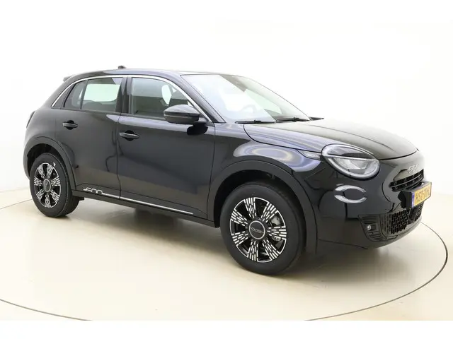 Fiat 600 1.2 Hybrid Black Edition 2025 Benzine 8
