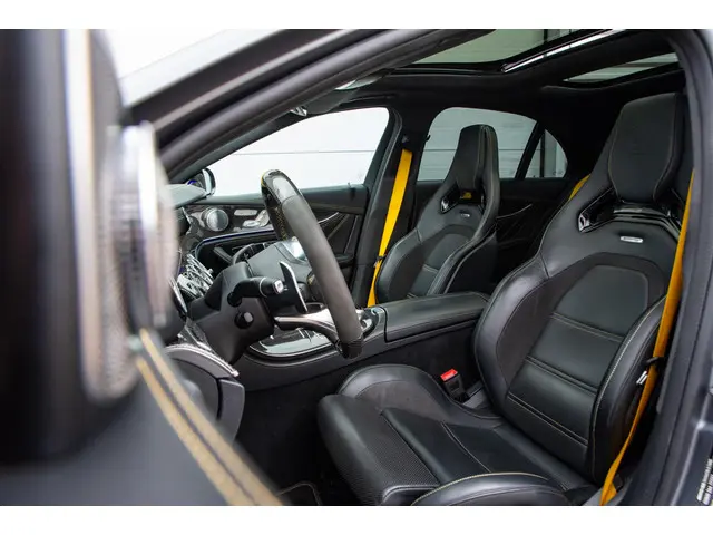 Mercedes-Benz E-Klasse AMG 63 S 4MATIC+ 2017 Benzine 25