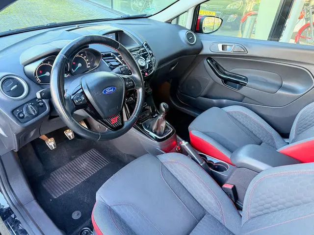 Ford Fiesta 1.0 EcoBoost Red/Black Edition ST 2014 Benzine 4