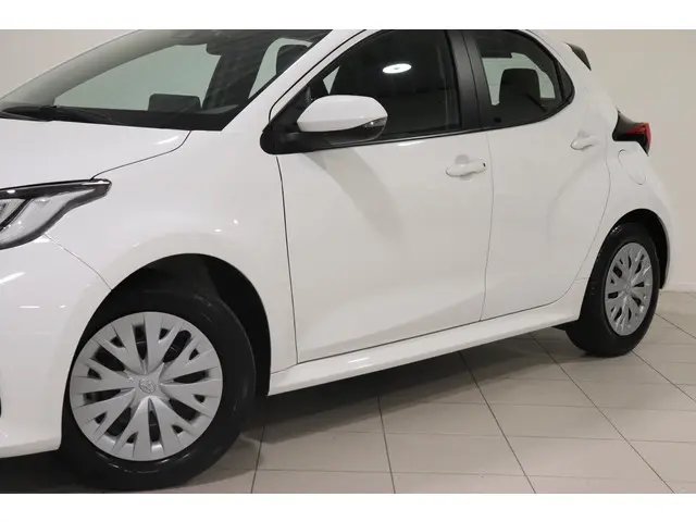 Toyota Yaris 1.5 Hybrid Dynamic, 2022 Hybride Benzine 7