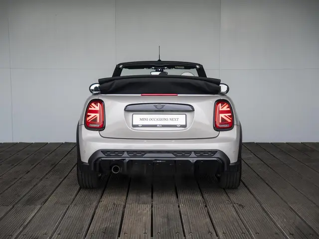 MINI Cooper Cabrio Aut. 2023 Benzine 7