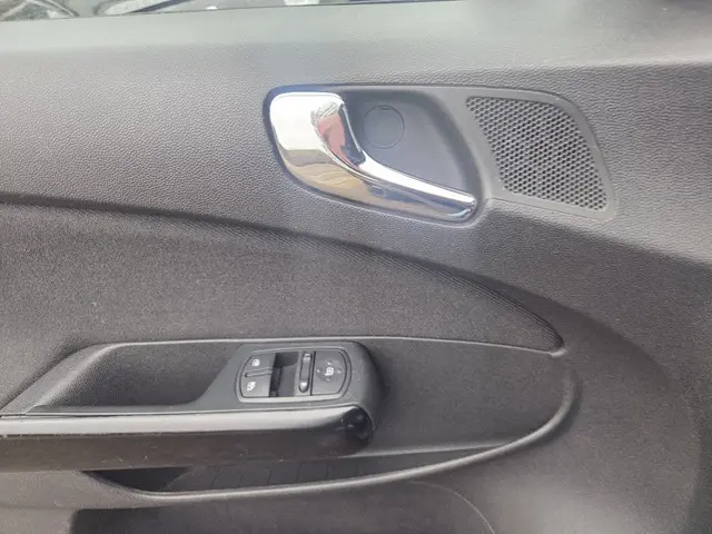 Opel Corsa 1.4-16V Design Ed 2014 Benzine 15