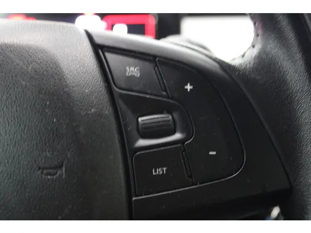 Citroën C4 Cactus 1.2 e-VTi Feel Automaat 2015 Benzine 11
