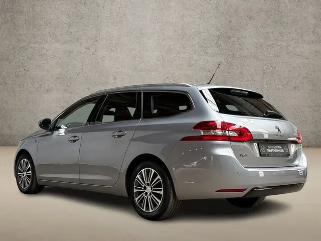 Peugeot 308 SW 1.2 PureTech Allure Sport 2021 Benzine 3