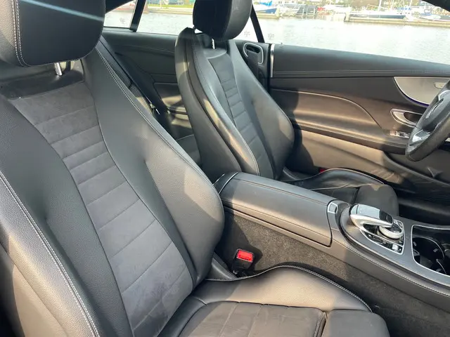 Mercedes-Benz E-Klasse Coupé 200 2017 Benzine 9
