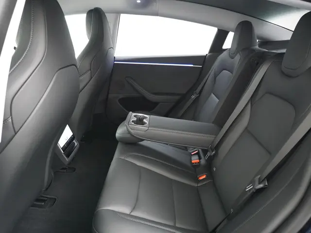 Tesla Model 3 Performance AWD 78 kWh 2025 Elektrisch 15