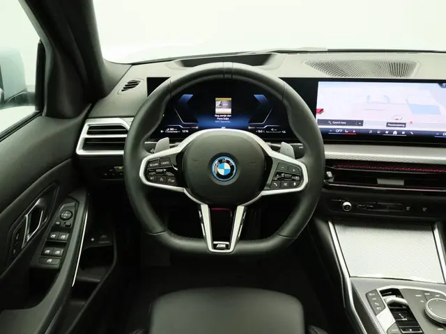 BMW 3 Serie Sedan 330e 2025 Hybride Benzine 23