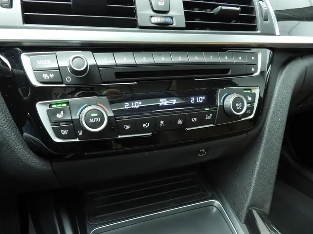 BMW 3 Serie Touring 320i 2019 Benzine 15