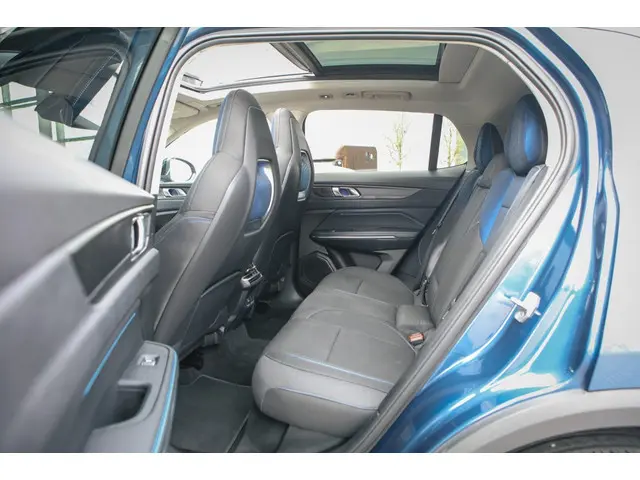 Lynk & Co 01 1.5 VERKOCHT 2023 Hybride Benzine 20