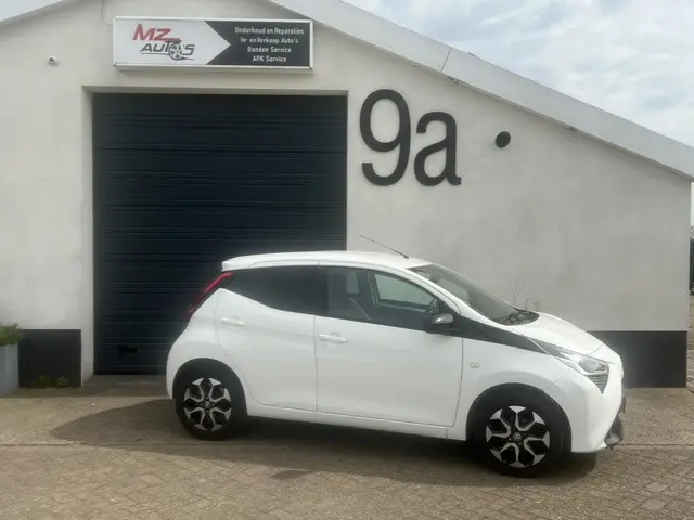 Toyota Aygo 1.0 VVT-i x-play 2021 Benzine 3