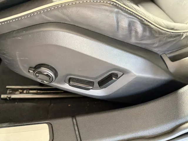 Volvo V60 2.0 T4 R-Design 2019 Benzine 8