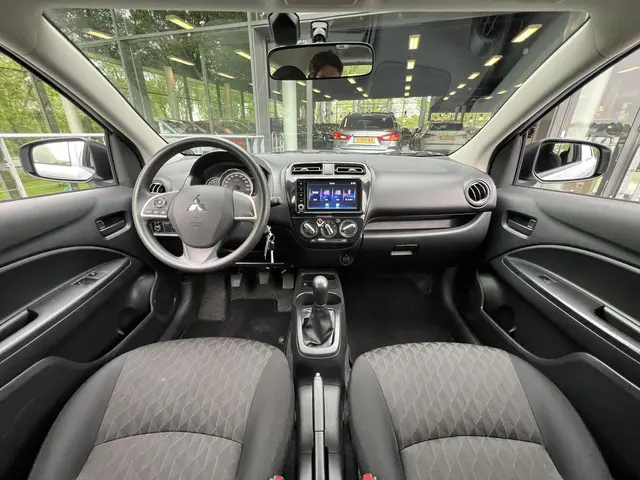 Mitsubishi Space Star 3
