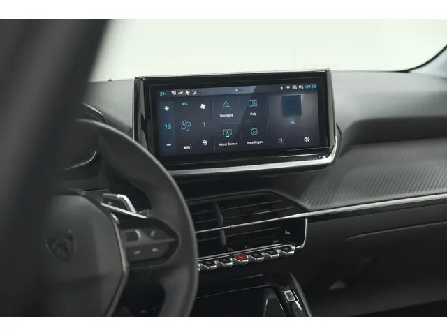 Peugeot 208 Hybrid 100 e-DCS6 Allure 2024 Benzine 52