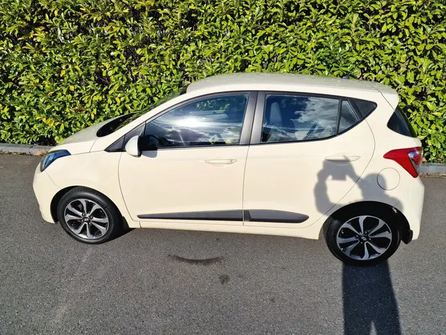 Hyundai i10 1.2i pas 68.000 Automaat 2015 Benzine 24