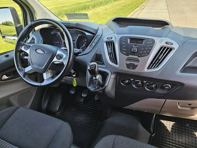 Ford Transit Custom 2.0 2018 Diesel 8