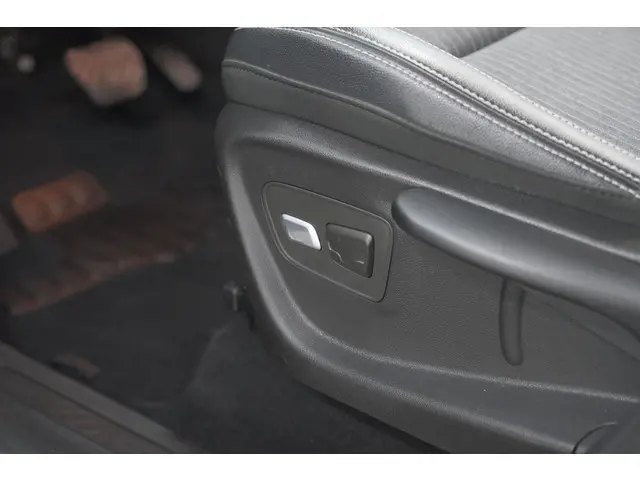 Renault Scénic TCe 140 EDC Bose 2021 Benzine 32