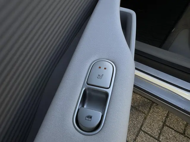 Hyundai IONIQ 6 Lounge 77.4 kWh 2023 Elektrisch 32