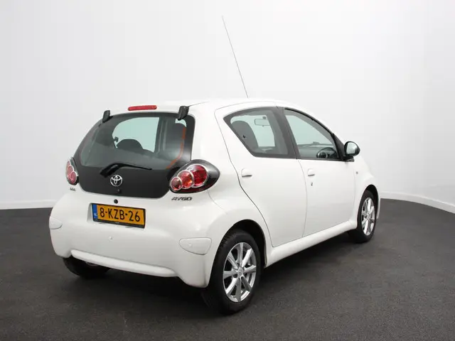 Toyota Aygo 1.0 VVT-i Aspiration Automaat 2013 Benzine 4