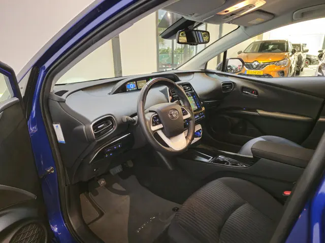 Toyota Prius 1.8 Dynamic 2018 Hybride Benzine 13