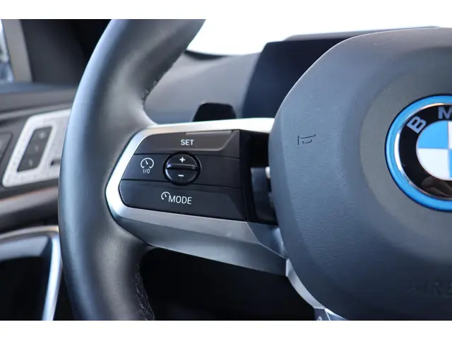 BMW iX1 xDrive30 67 kWh 2024 Elektrisch 16