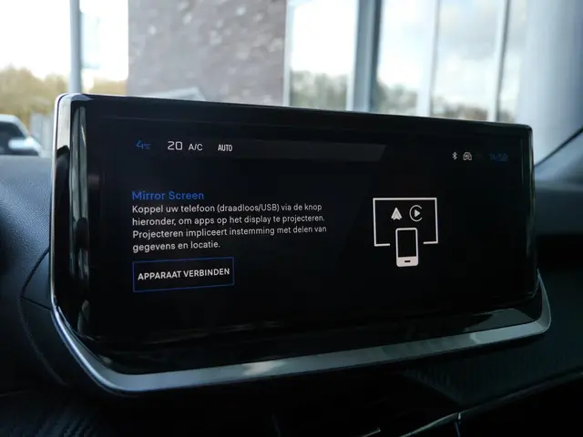 Peugeot 2008 1.2 Hybrid 145 Allure 2025 Hybride Benzine 27