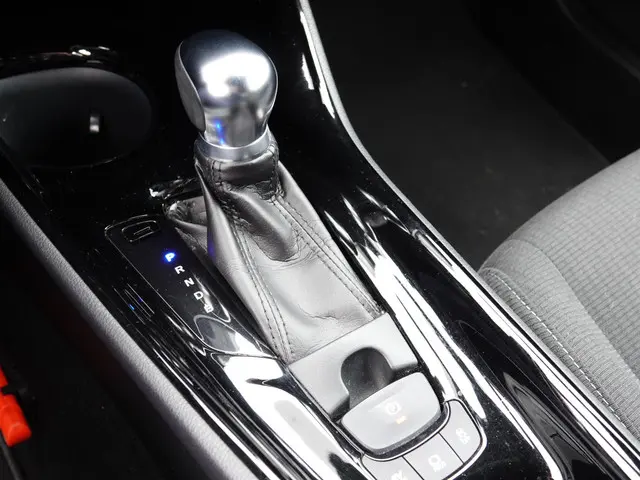 Toyota C-HR 1.8 Hybrid Dynamic 2018 Hybride Benzine 23