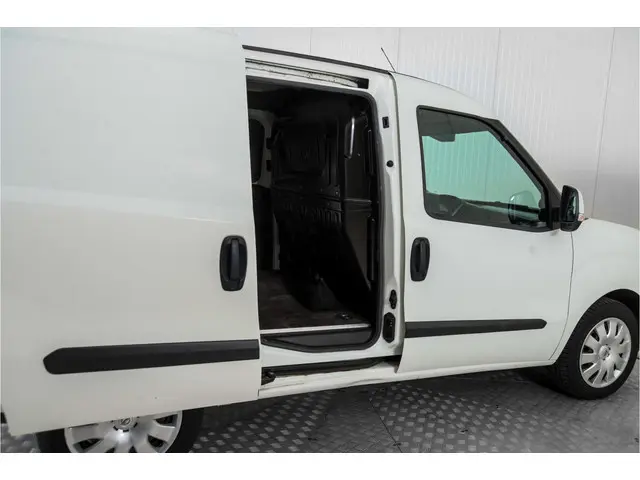 Opel Combo 1.3 CDTi L1H1 ecoFLEX Sport 2015 Diesel 30