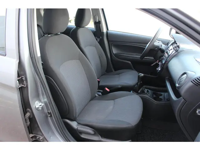 Mitsubishi Space Star 1.0 Cool+ 2019 Benzine 8