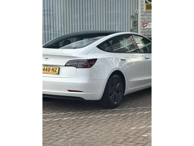 Tesla Model 3 Standard RWD Plus 60 kWh 2023 Elektrisch 28