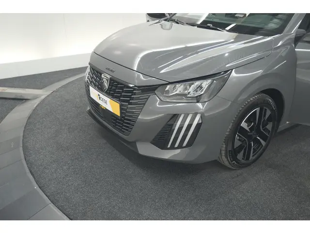 Peugeot 208 Hybrid 100 e-DCS6 Allure 2024 Benzine 17