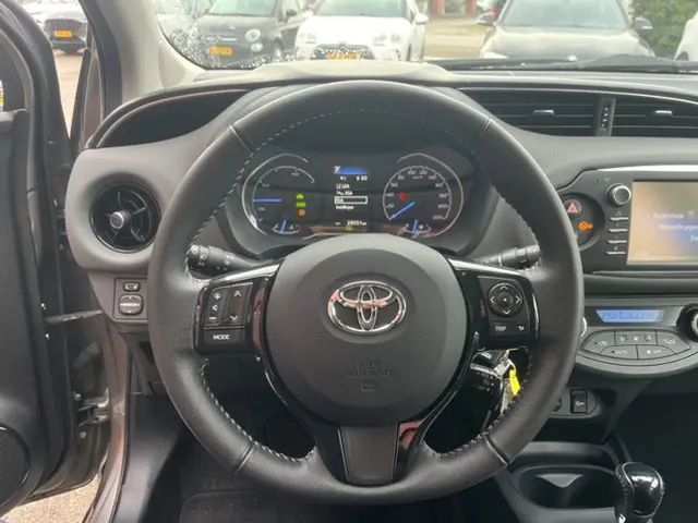 Toyota Yaris 1.5 Hybrid Active 2019 Hybride Benzine 6