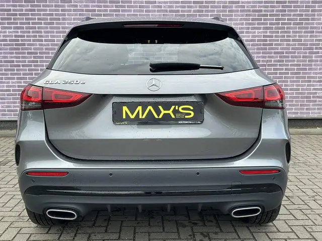 Mercedes-Benz GLA 250 e AMG Line 2022 Hybride Benzine 15