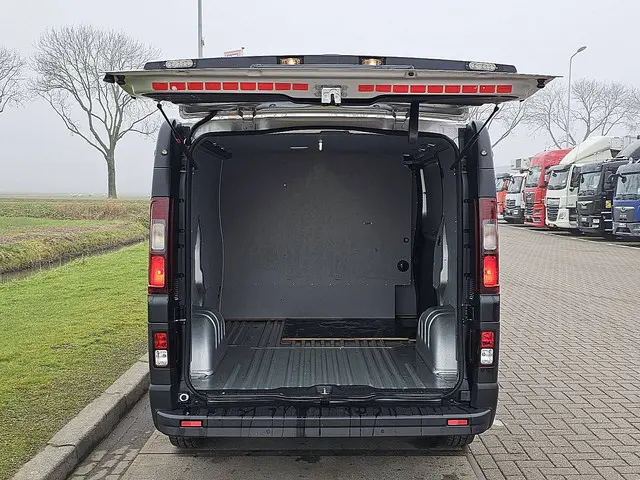 Opel Vivaro 1.6 2019 Diesel 11
