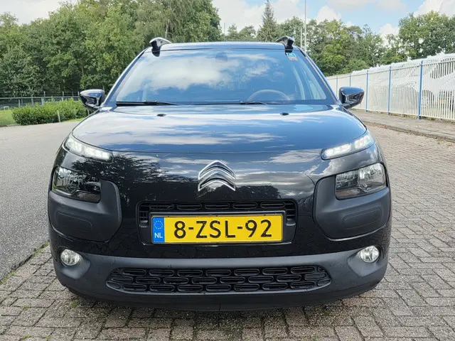 Citroën C4 Cactus 1.2 PureTech Shine 2015 Benzine 4