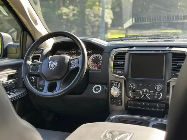 Dodge Ram 1500 5.7 V8 4x4 Crew Cab 5'7 Sport 2017 LPG/Gas 21