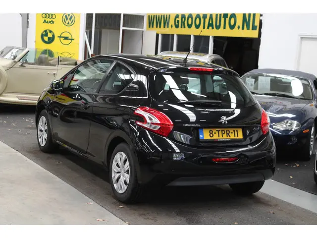 Peugeot 208 1.2 VTi Active 2014 Benzine 3