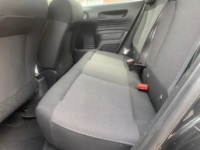 Citroën C4 Cactus 1.2 PureTech Feel 2016 Benzine 13