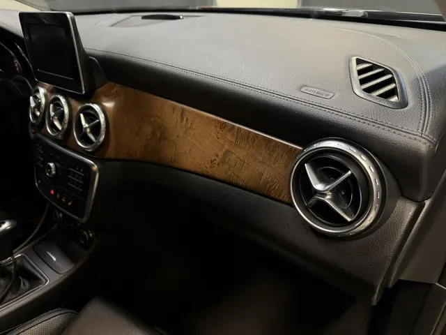 Mercedes-Benz GLA 180 d Prestige 2015 Diesel 22