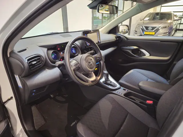 Toyota Yaris 1.5 Hybrid Dynamic 2022 Hybride Benzine 11