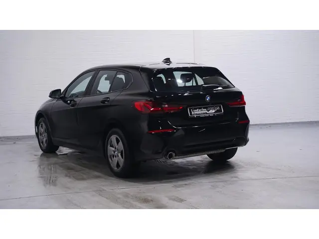 BMW 1 Serie 118i Advantage 2022 Benzine 7