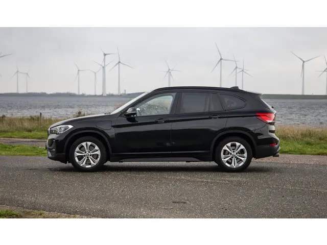 BMW X1 xDrive25e Executive 2021 Hybride Benzine 11